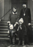 Иерей Роман с семьей на крыльце Борисоглебского храма п. Хиславичи (1991 г.)
